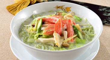 鮑と大山鶏とセロリーの翡翠麺
